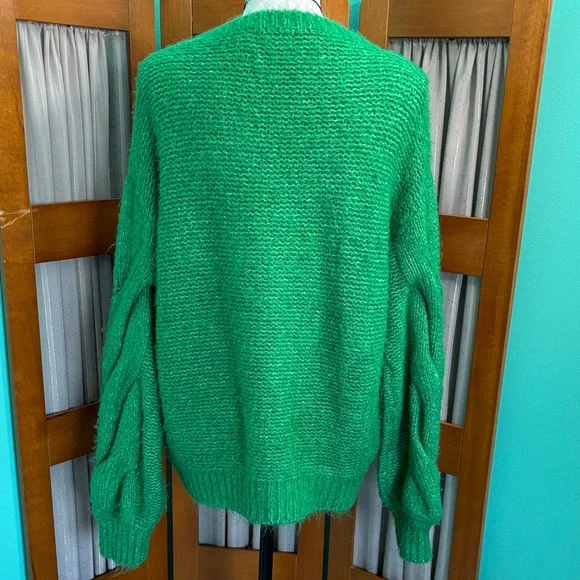 Bluivy Emerald Green cable Knit Sweater - Picture 8 of 10